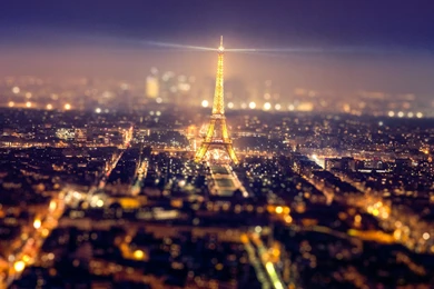 Blurred Paris, Eiffel Tower, Night, Yellow Lights   Simply ...