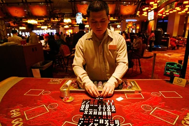 Miscellaneous: Adjusting The Poker Chips, Picture Nr. 58912