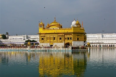 Golden Temple Desktop Full Screen Wallpapers