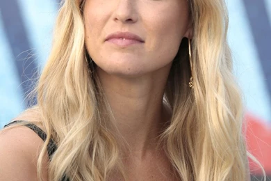 High Quality Bar Refaeli Wallpapers