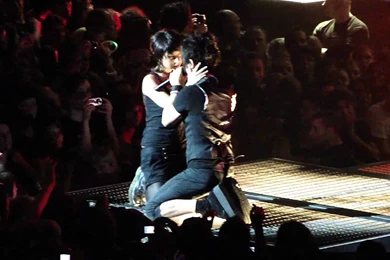 Indochine Lille 12/09/2010 Le Baiser HD   YouTube