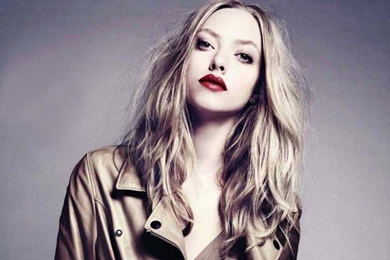 Amanda Seyfried Hot Wallpapers