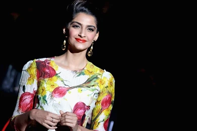 Sonam Kapoor HD Wallpaper Images Pics Photos 1080p Free