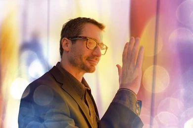 Philips Creates Luminous Wallpapers Using LEDs