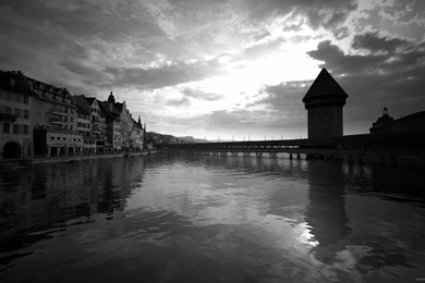 Download 2560x1440 Gran Turismo 5 Black And White Water Wallpapers