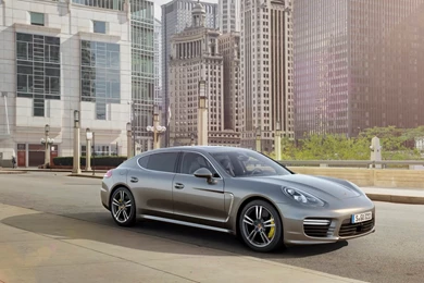 2014 Porsche Panamera Turbo S Executive Wallpapers