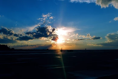 Airport Sunset Wallpapers