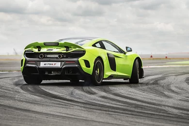 Wallpapers: McLaren's Very Fast, Very Green 675LT