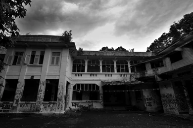 35 Haunted HD Wallpapers