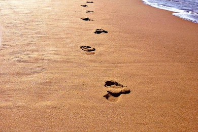 Footprints In The Sand By 1 Lilith 1 On DeviantArt