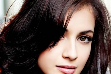 Dia Mirza Hair Style Wallpapers