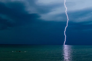 Lightning iPhone 5s Wallpapers