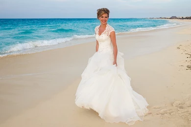 Beach Wedding Dresses Are Cool And Swanky   Ohh My My