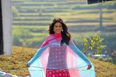 Genelia Desouza: Genelia D'souza HD Wallpapers