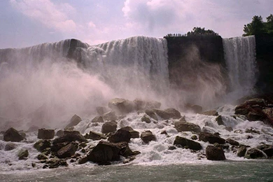 Visual Paradox   Free 3D Wallpaper: 'Niagara Falls' 1024x768