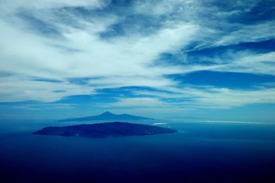 First Look At Ubuntu 13.04 Wallpapers. Download It Now!