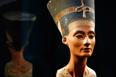 New Scans Could Reveal Queen Nefertiti's Final Resting Place ...