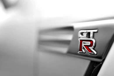 Nissan GT R Label
