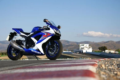 Wonderful Suzuki GSX R750 Wallpapers