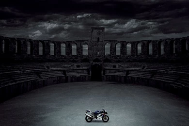 Suzuki GSX R750 1024 X 768 Wallpapers