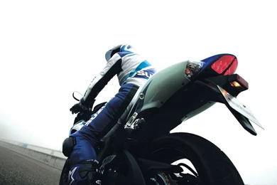 Suzuki GSX R750 1024 X 768 Wallpapers