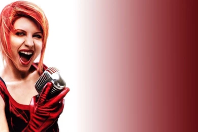 Download Hayley Williams Wallpapers 1366x768