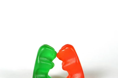 2560x1440 Gummy Bear Love Desktop PC And Mac Wallpapers