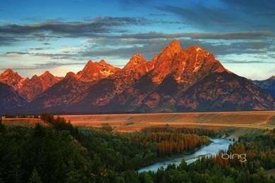 Bing Theme Photo: Green Forest Red Mountain － Landscape ...