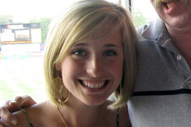 Allison Mack 2013