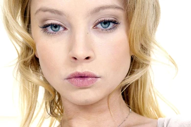 Beautiful Elisabeth Harnois