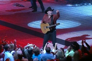 Garth Brooks Draws Thousands To Dallas For 7 Shows