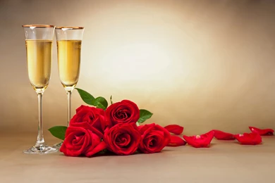 Romantic_Background_with_Roses_and_Champagne.jpg?m=1420977998