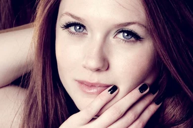 Bonnie Wright Pictures