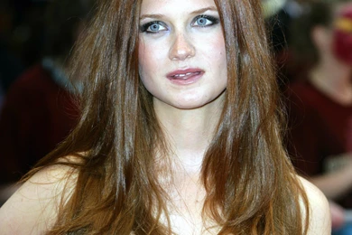 Bonnie Wright Hd Wallpapers