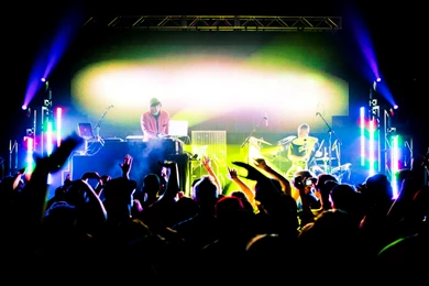 1685x1123px Pretty Lights