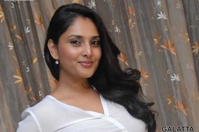 Divya Spandana Wallpapers Medium 20   Kannada Actors, Kannada ...