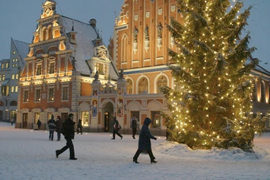 Christmas_town_hall_square_aivars_liepins_diena Wallpapers