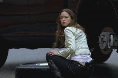 Download Summer Glau Wallpapers 1280x720