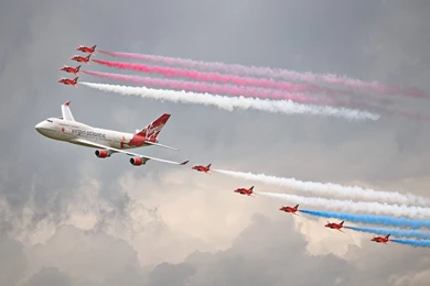 Commercial: Boeing 747 Red Arrows Virgin Atlantic Jumbo Jet ...