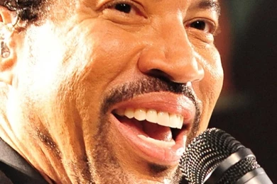 Download Wallpapers 750x1334 Lionel Richie, Microphone, Smile ...