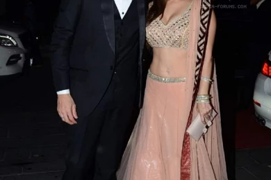 Sunny Leone Poses With Husband Daniel Weber At Tulsi Kumar's ...