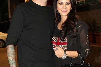 Sunny Leone Goes On 'Besharam' Date With Husband Daniel [PHOTOS]