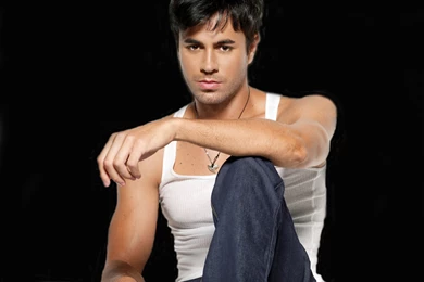 Enrique Iglesias Wallpapers In HD