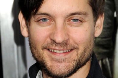 936x1392px ≡ Tobey Maguire Wallpapers