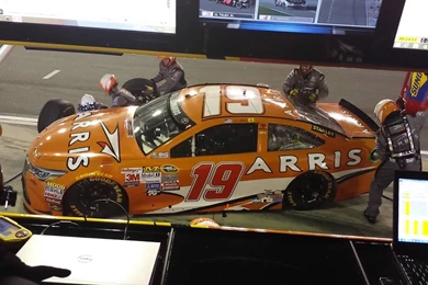 Pit Crew Changes Carl Edwards Tires YouTube