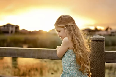 Sweet girl wallpaper hd