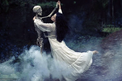 519960_tanec smerti_devushka_skelet_tuman_gotika_1920x1080_www.Gde Fon.com.jpg