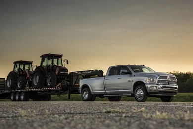 2013 Dodge Ram 3500 4x4 Truck R Wallpapers