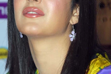 Katrina Kaif Cute Wallpapers ~ Katrina Kaif Latest News, Katrina ...