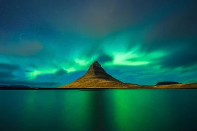 Aurora Borealis Over The Mountain Lake Wallpapers » WallDevil ...
